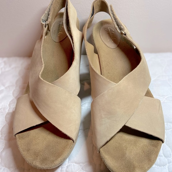 Clarks Artisan wedge shoes - Picture 2 of 4